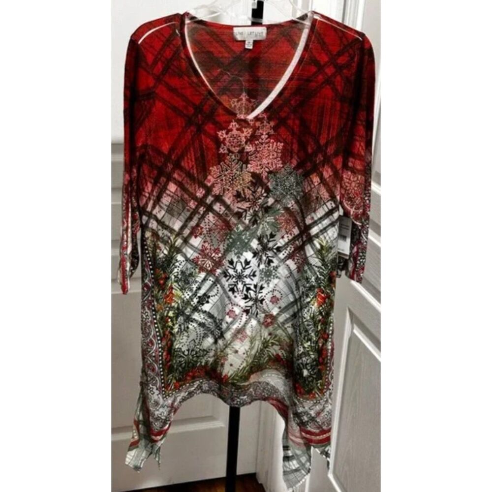 NEW Snowflake Theme Plus Sz 1X Shark Bite Hem Holiday Tunic Top LIVE & LET LIVE